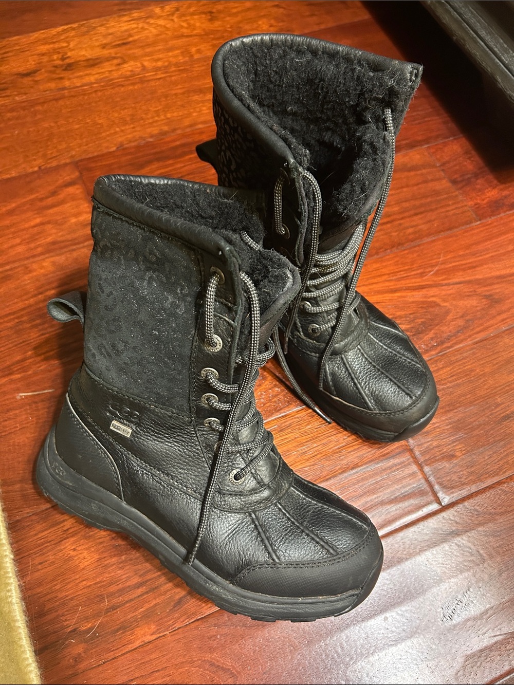 UGG Black Waterproof Lace-Up Winter Boots with Shearling Lining